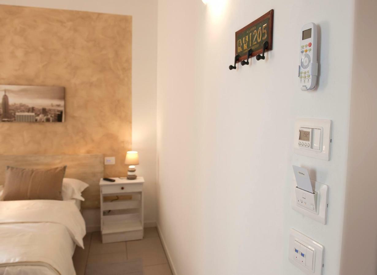 Le Suites - Di Fronte Ospedale Sacro Cuore Неграр Экстерьер фото