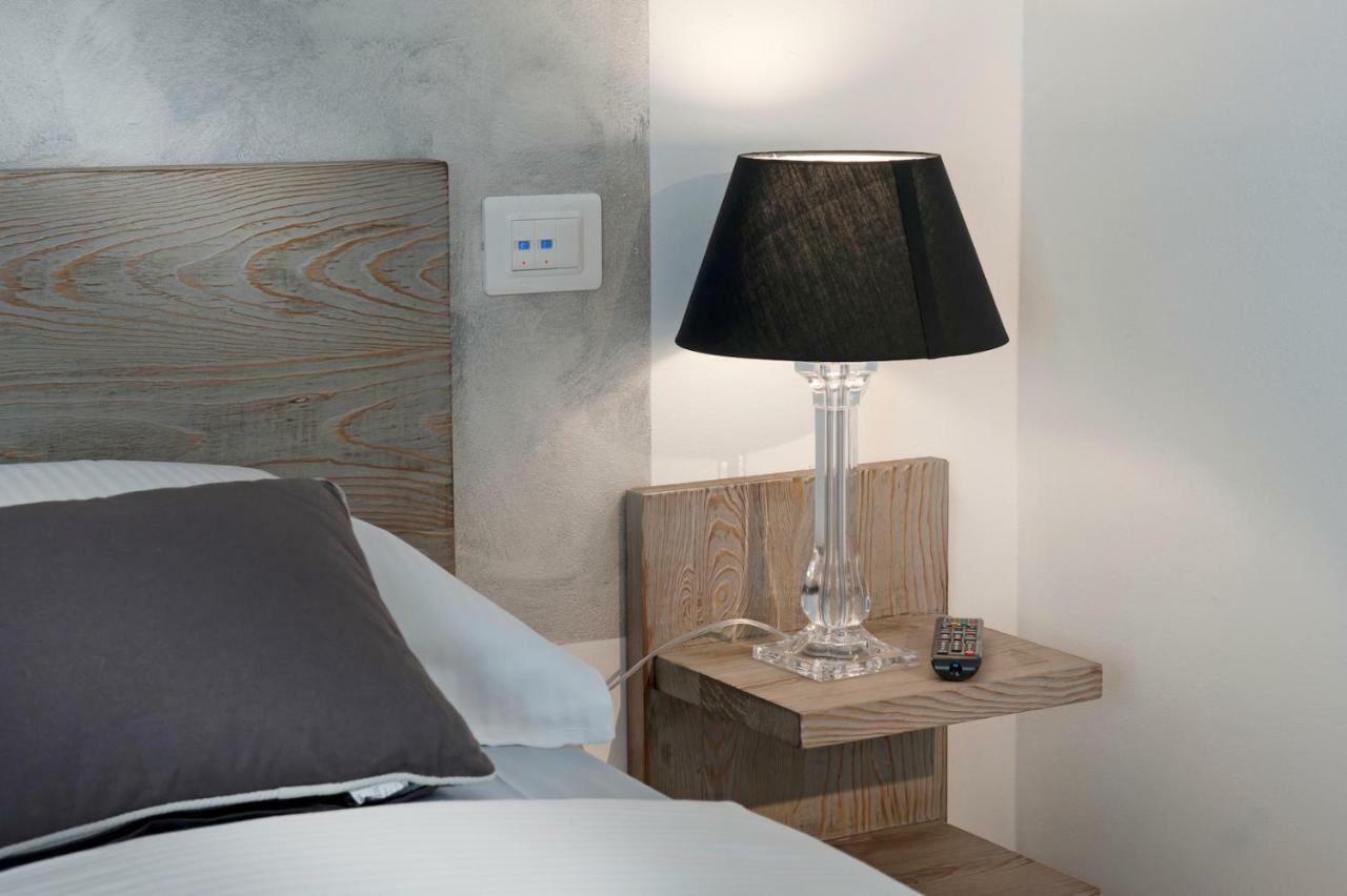 Le Suites - Di Fronte Ospedale Sacro Cuore Неграр Экстерьер фото
